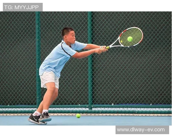 深圳网球队的中路突破之道：深度解析与战术创新探讨