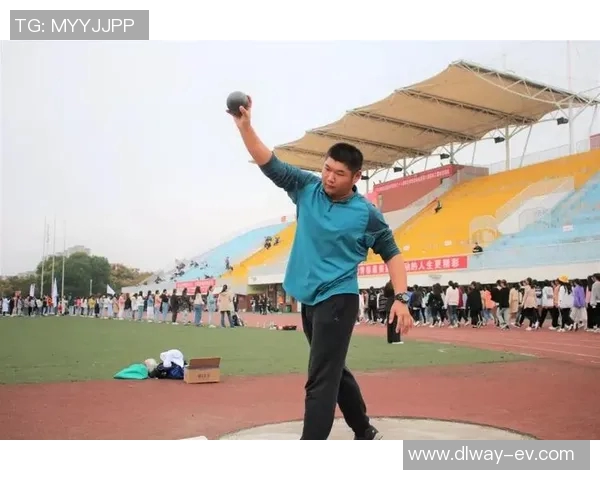 黄静专访:从绿茵场到人生舞台的足球旅程回顾与反思 黄静专访:从绿茵场到人生舞台的足球旅程回顾与反思