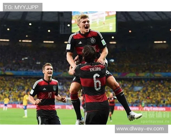 重庆足球队的拼搏之路：从默默无闻到世界杯舞台的辉煌历程